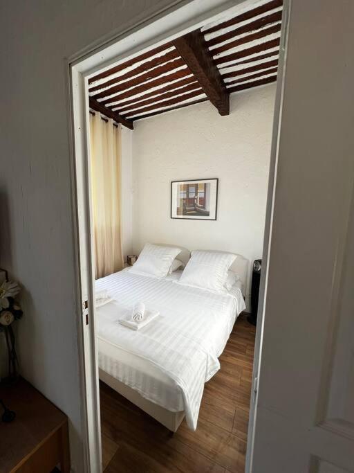 Old Antibes, One Bed App, In Front Of The Port! Apartamento Exterior foto