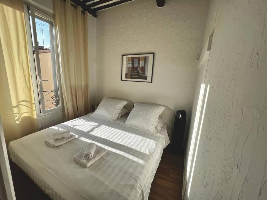 Old Antibes, One Bed App, In Front Of The Port! Apartamento Exterior foto