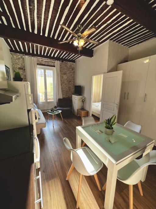 Old Antibes, One Bed App, In Front Of The Port! Apartamento Exterior foto